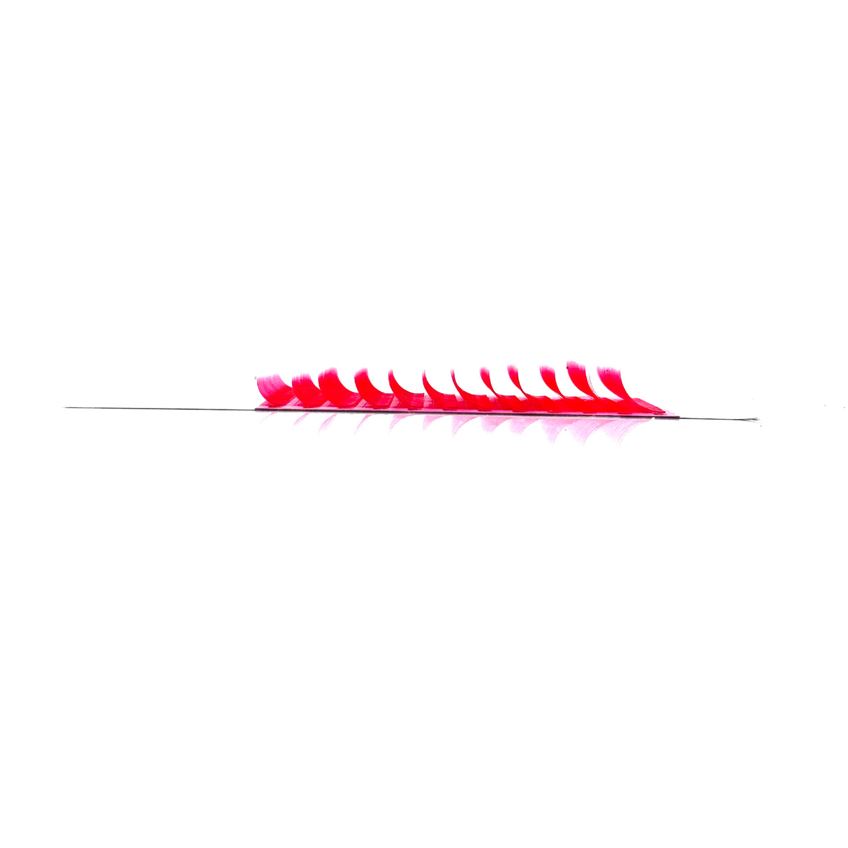 Side angle of pink J curl .05 bottom lash tray showing 7–12mm lash rows from Trish Co Side angle of pink J curl .05 bottom lash tray showing 7–12mm lash rows from Trish Co