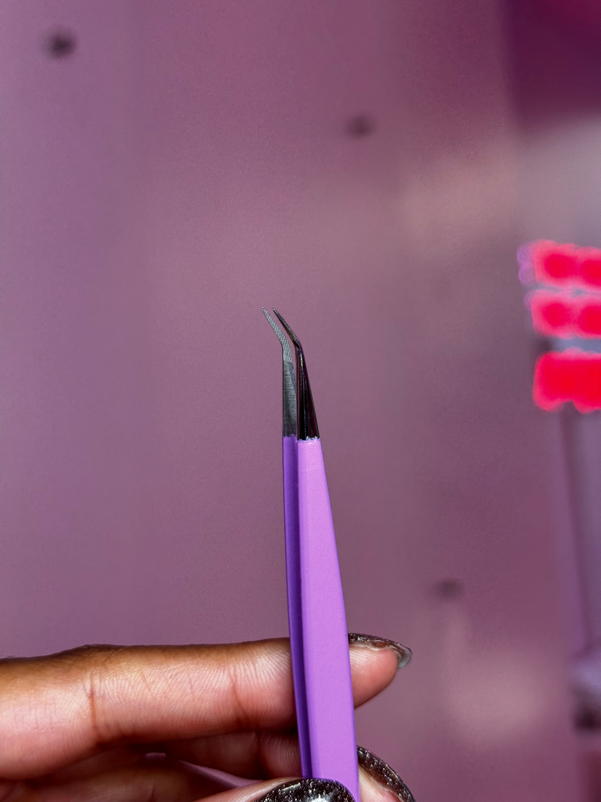 Reminders “Charge That Fan” 45° Fiber Tip Tweezer – Volume Lash Tool | Trish Co Reminders “Charge That Fan” 45° Fiber Tip Tweezer – Volume Lash Tool | Trish Co