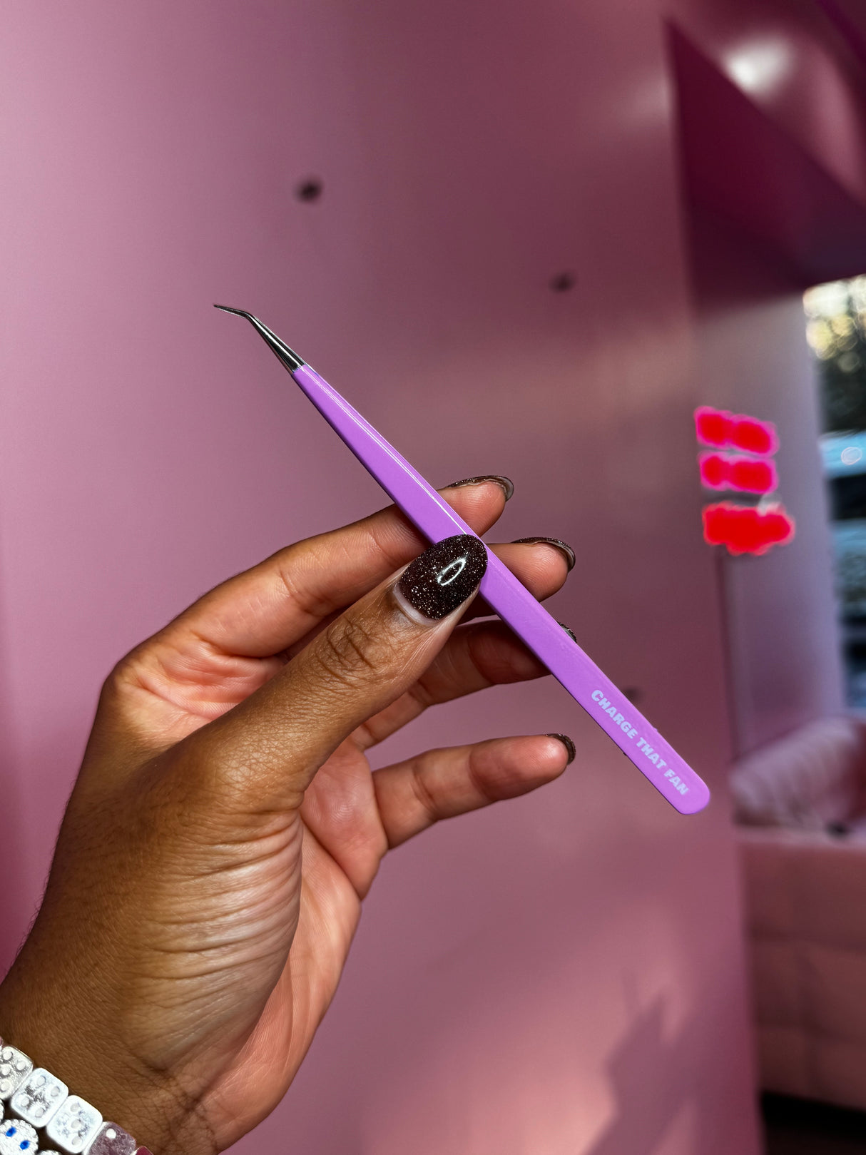 Reminders “Charge That Fan” 45° Fiber Tip Tweezer – Volume Lash Tool | Trish Co Reminders “Charge That Fan” 45° Fiber Tip Tweezer – Volume Lash Tool | Trish Co