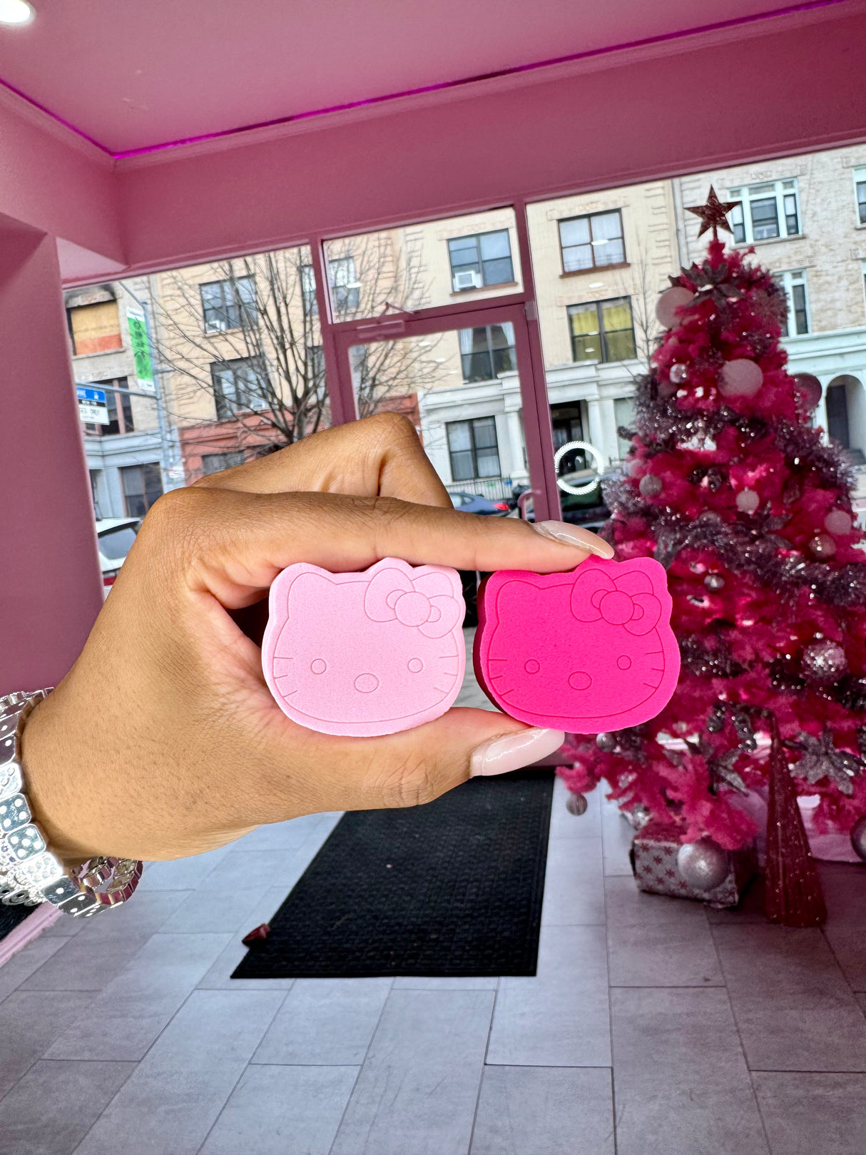 Hello Kitty Practice Sponges (4pc) – Lash Training & Content Props | Trish Co