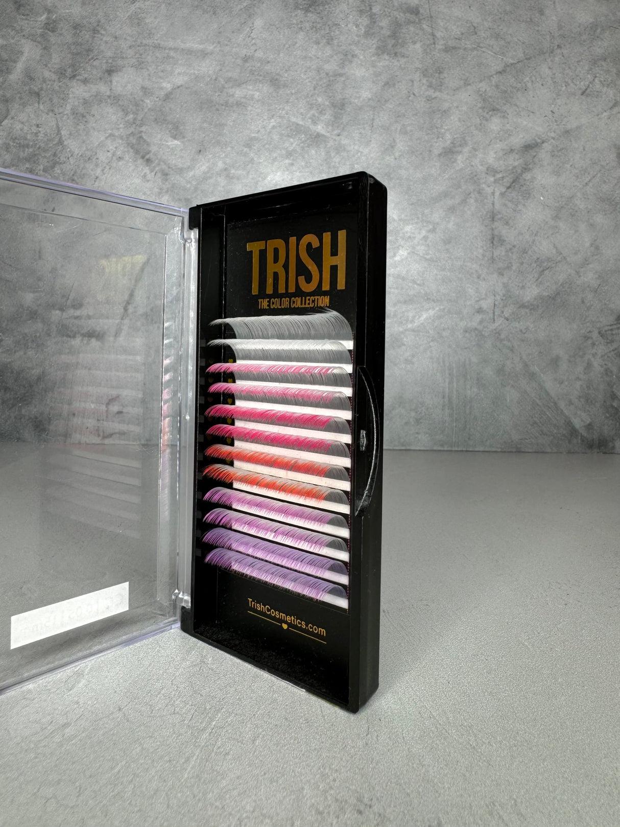 CC curl .05 White Ombre Lash Tray – single lengths 14–18mm white gradient lashes by Trish Co
