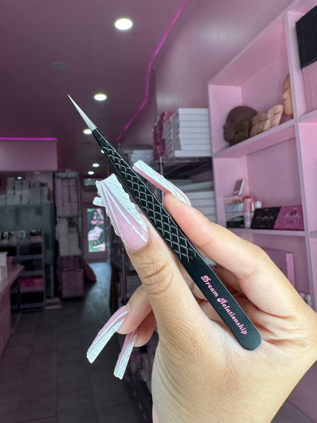 Isolation Fiber Tip Tweezer – Dream Life Collection Lash Tool | Trish Co