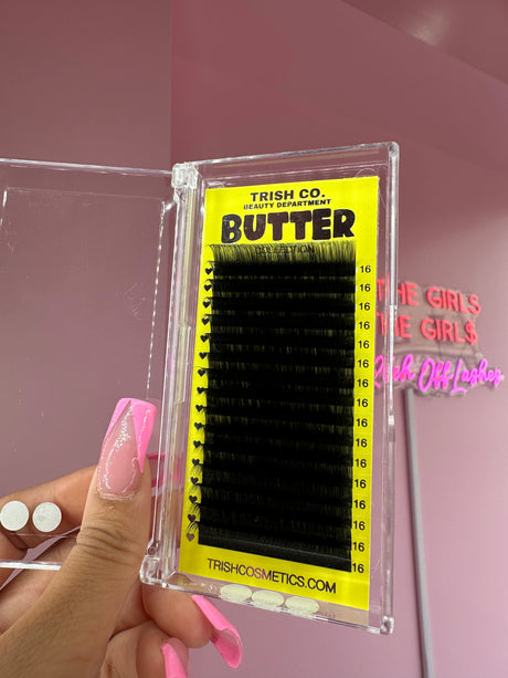 Trish Co Butter Lash Tray – 16 rows of soft .05 lashes for full, seamless lash extension sets
