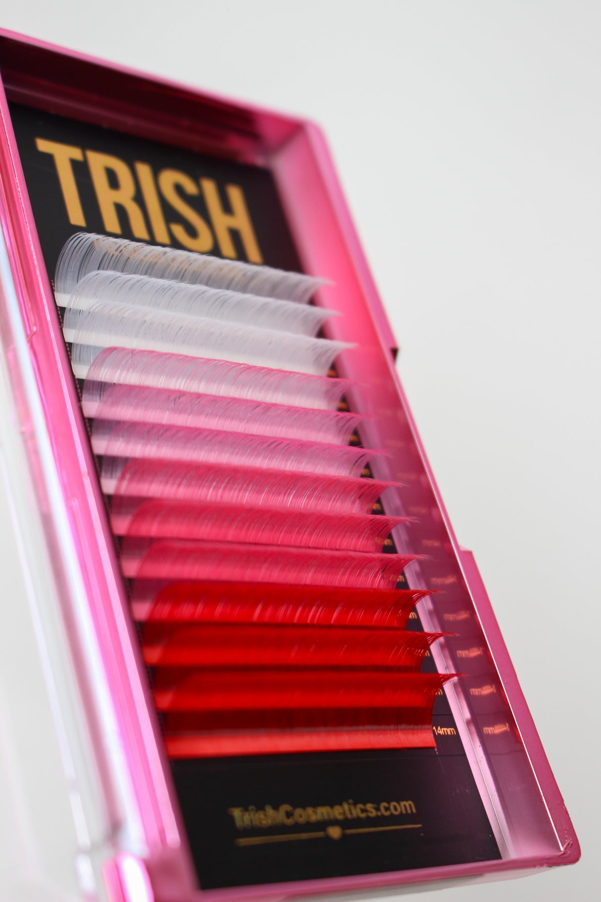 Pink Series Lash Tray – 12-row CC curl .05 lashes in white, pink, and red shades, single lengths 14–18mm from Trish Co