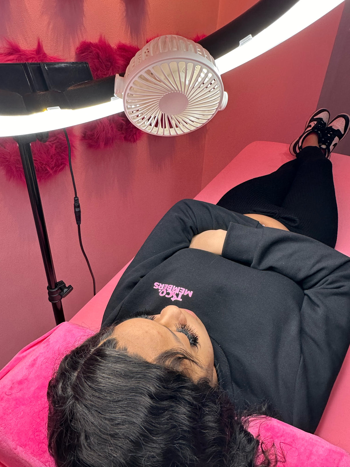 Ring Light Fan – High-Speed Flexible Leg Lash Fan | Trish Co