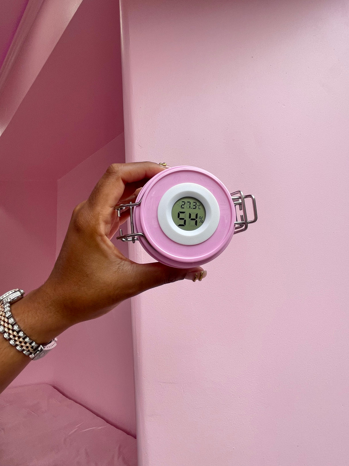Pink Set the Mood Glue Vault – lash glue container with humidity and temperature monitor