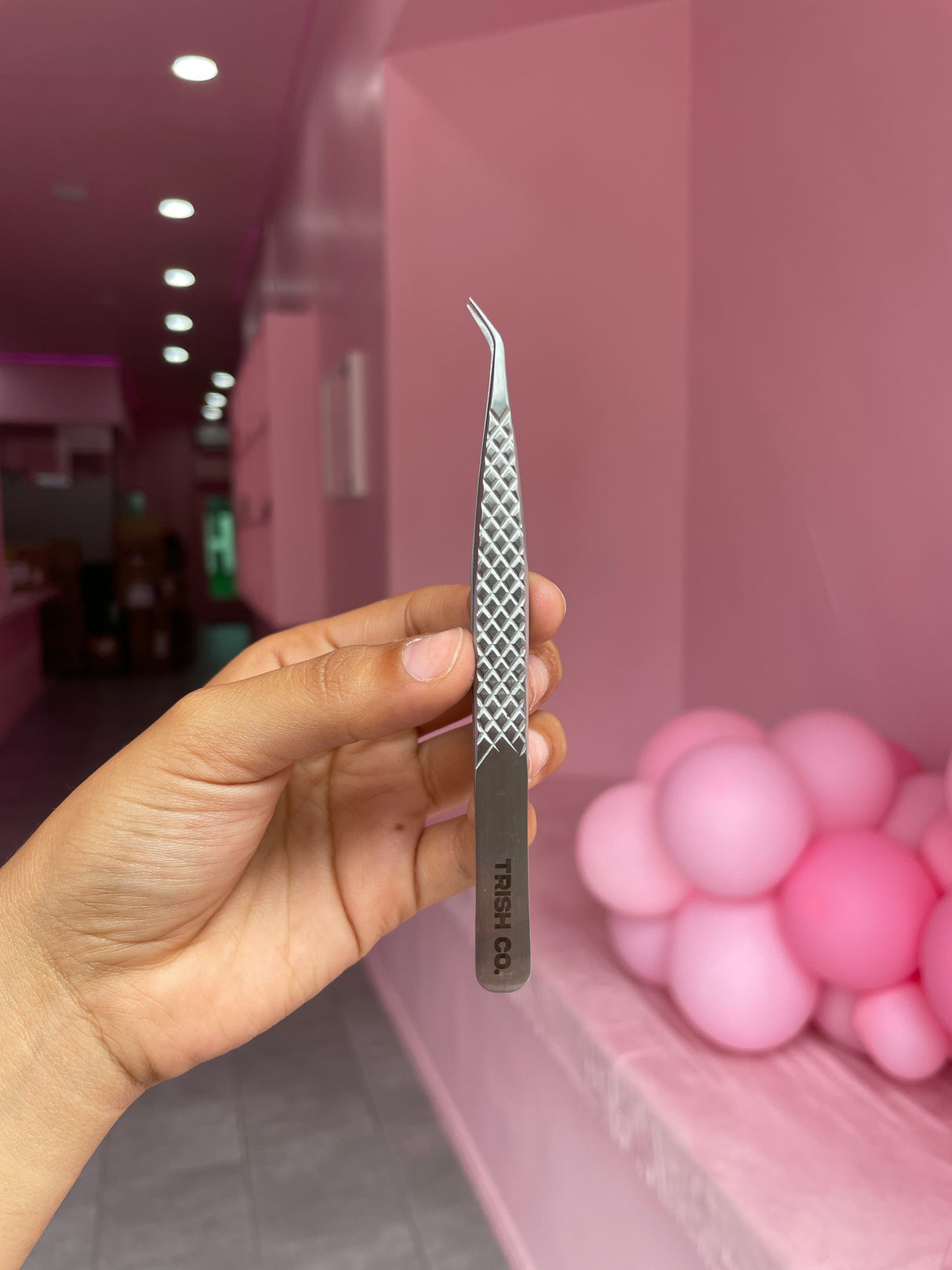 Slim Volume tweezer