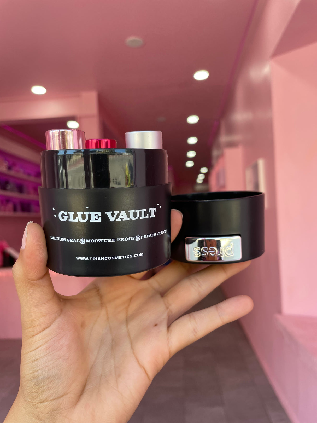 Black Glue Vault – lash glue storage container with 3-slot capacity