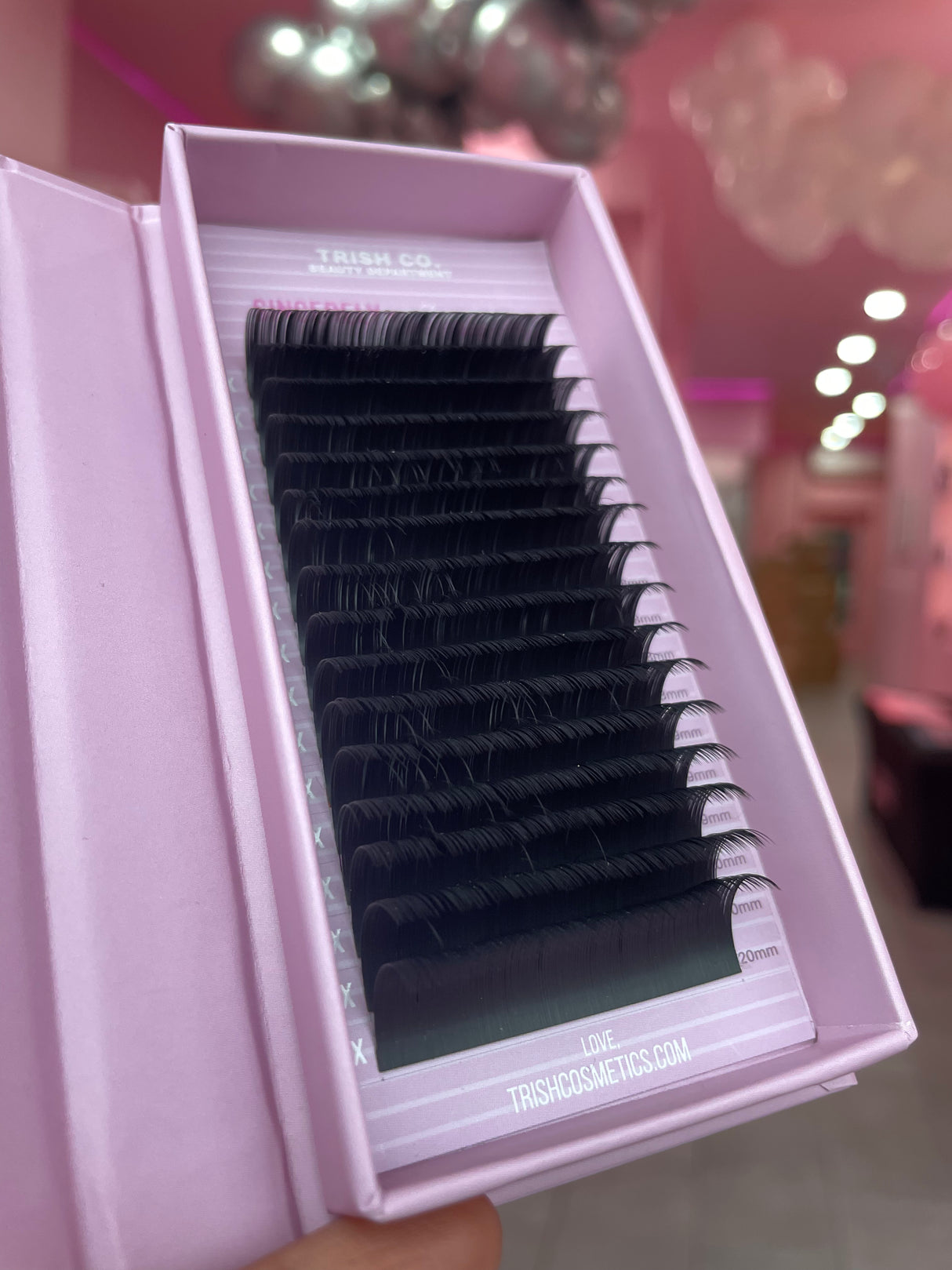 Sincerely Classic Flat Lashes 0.15 – C/CC/D Curl (16 Rows) | Trish Co