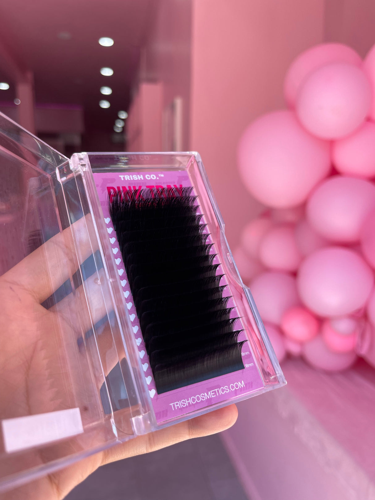 Another front angle of Pink Trays RELOADED ⚡️ J Curl lash tray showing full 16-row layout and lash curl pattern
