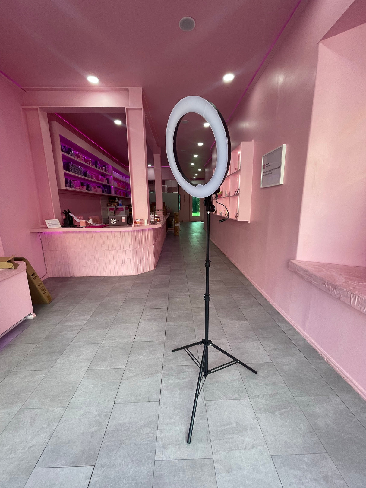 Neewer 18in ring light IN STORE ONLY